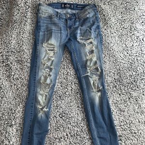 HOLLISTER RIPPED SKINNY JEANS!!!